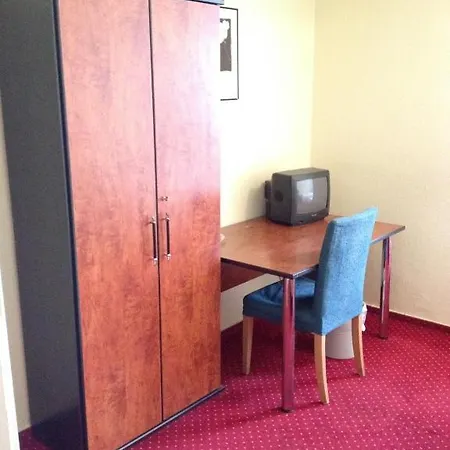 Domo Mondial Hotel 2*