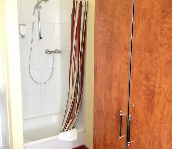 Отель Domo Mondial 2*