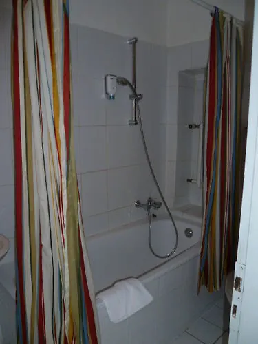 多摩莫蒂尔酒店 酒店 2*