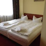 Domo Mondial Hotel