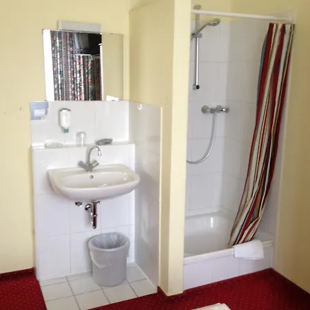 מלון Domo Mondial 2*