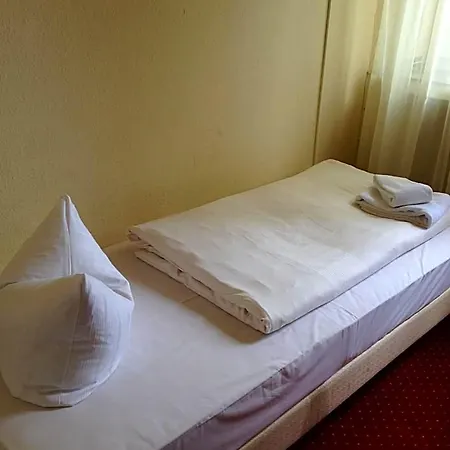 Domo Mondial Hotel