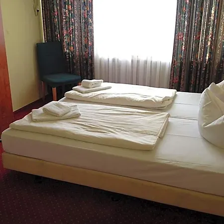 Domo Mondial Hotel