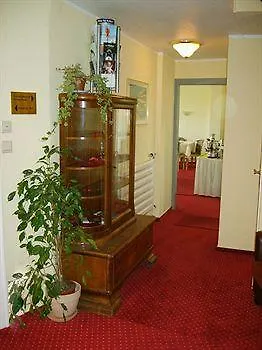 מלון Domo Mondial 2*