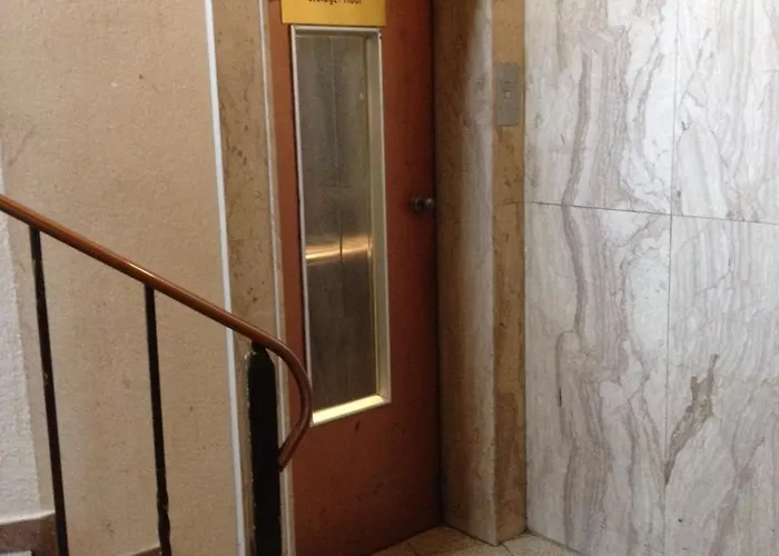 도모 몬디알 호텔 뒤셀도르프