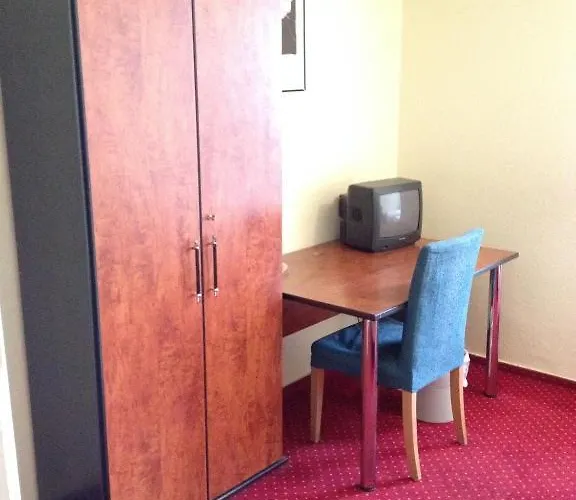 Domo Mondial Hotel 2*